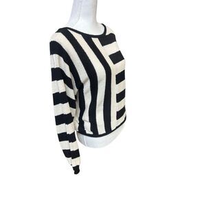 Chaus Black Cream Striped Knit Sweater Crewneck Long Sleeve Medium